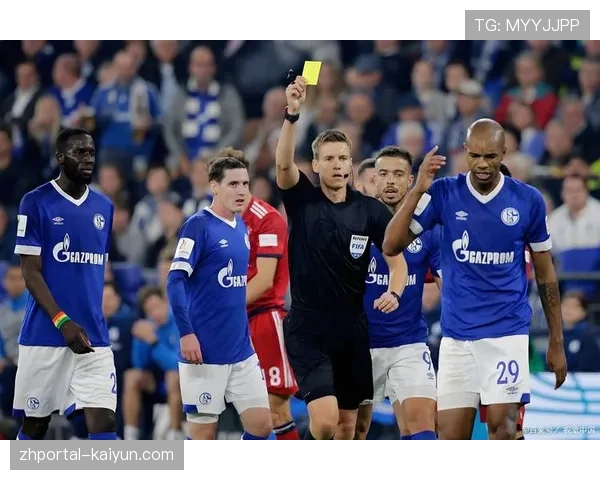 埃因霍温失去半套冠军阵容 中轴线重组效果初显